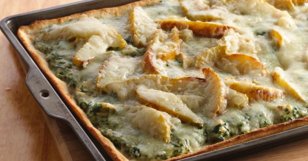Caramelized Pear, Spinach and Chicken Pizza