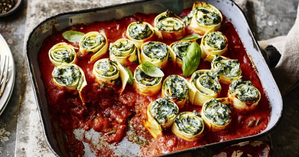 Spinach and ricotta lasagne roll-ups