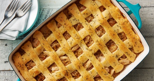 Lattice-Topped French Onion and Chicken Rice Bake
