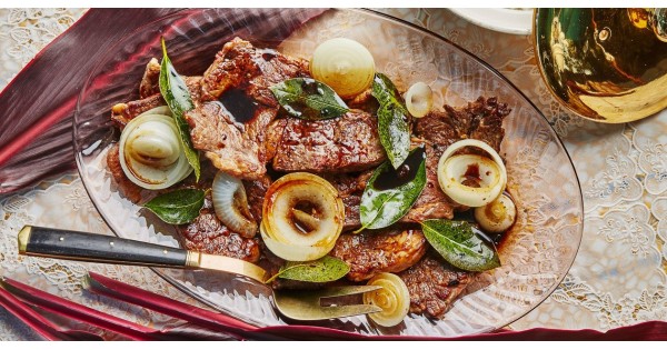Filipino-Style Beef Steak with Onion and Bay Leaves (Bistek)