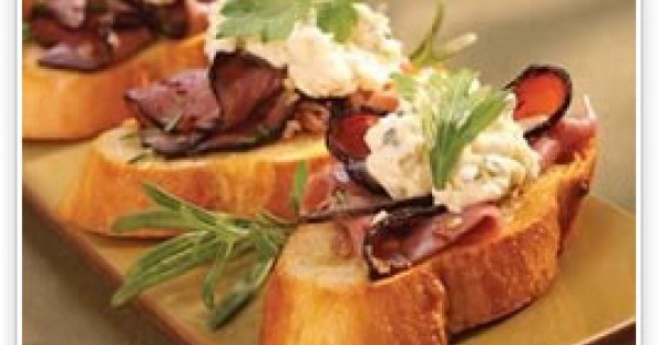 Beef and Blue Cheese Crostini