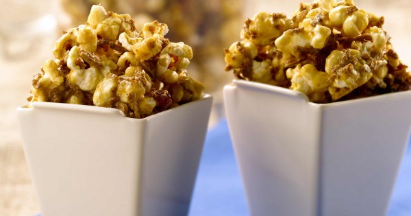Caramel Popcorn Snack Mix