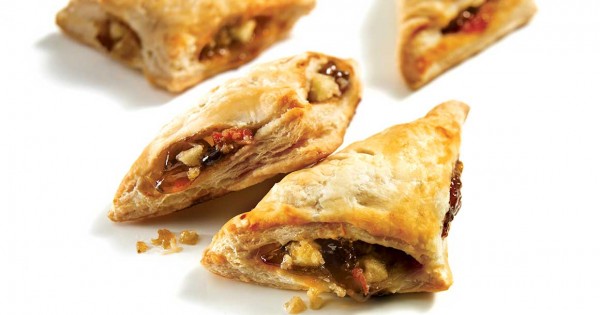 Apple and spanish cheese turnovers