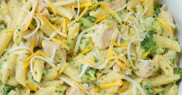 One-Pot Broccoli, Chicken and Cheese Pasta